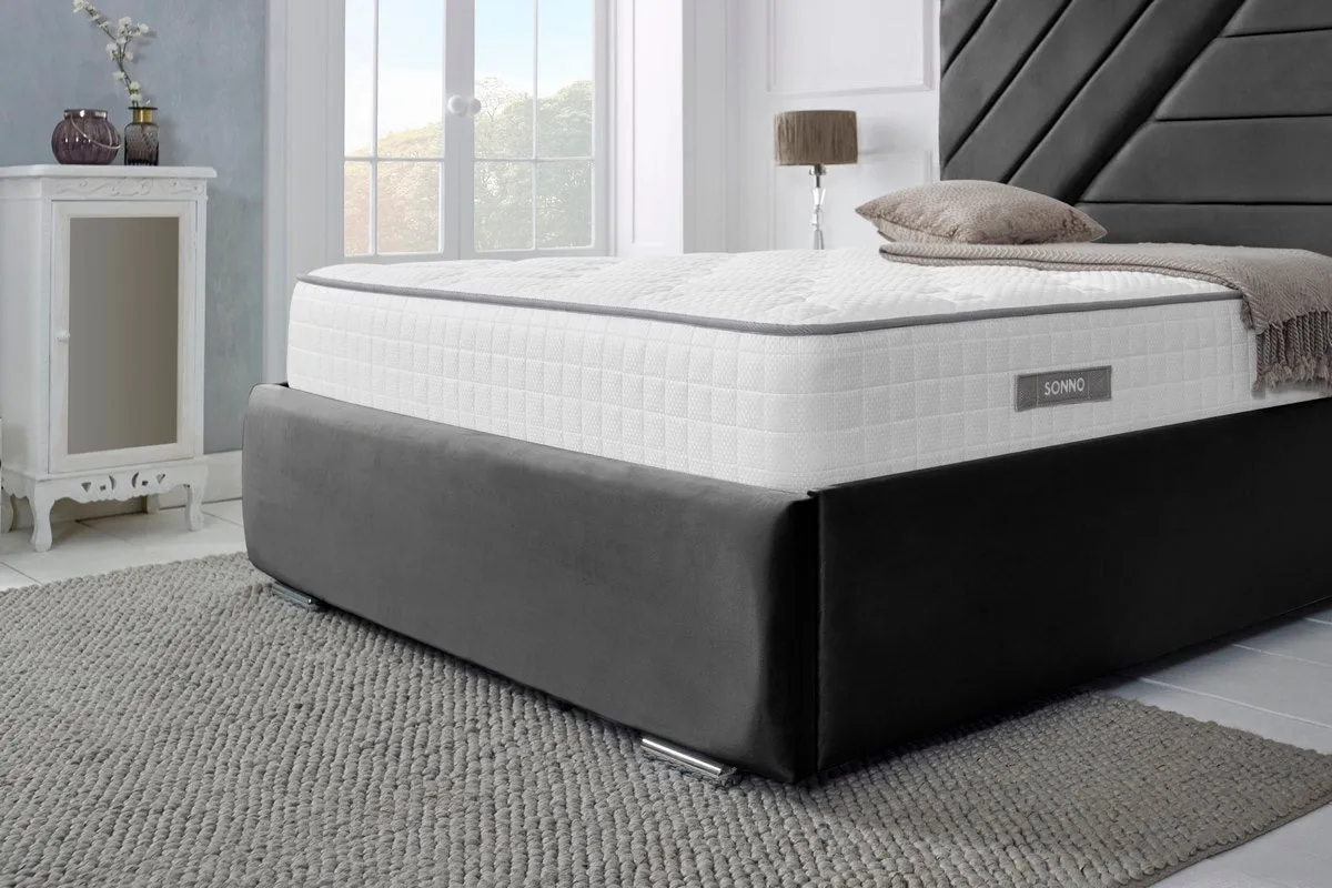 Chicago Upholstered Bed
