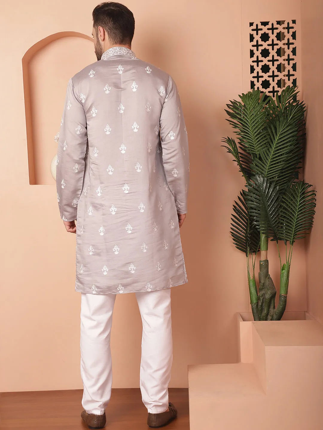 Men'S Grey Chikankari Embroidered Kurta With Pyjama