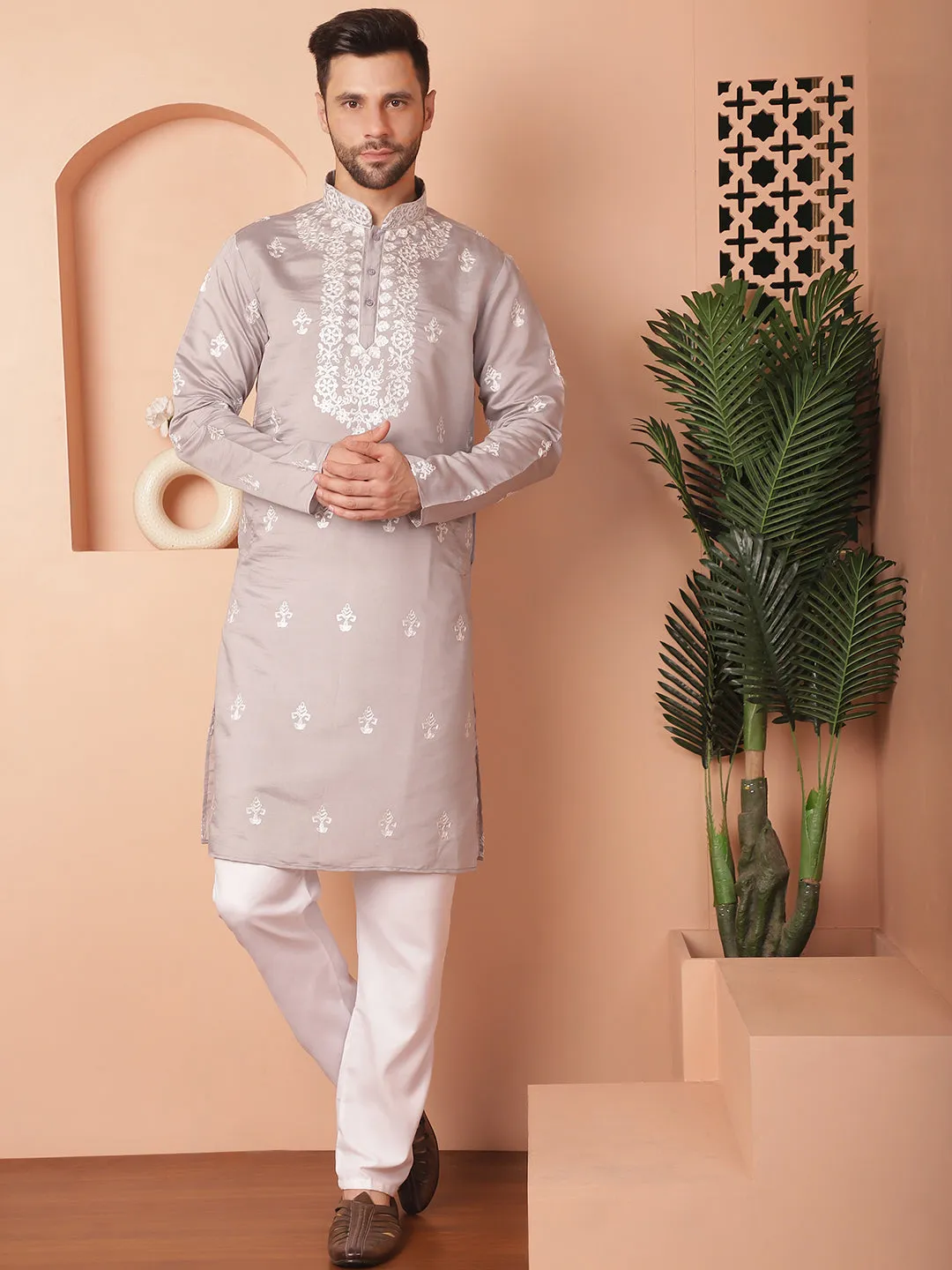 Men'S Grey Chikankari Embroidered Kurta With Pyjama