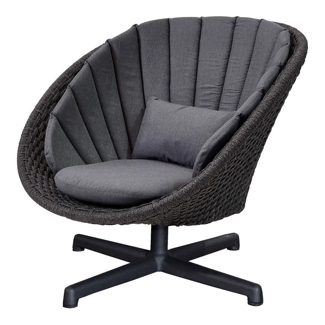 Peacock Outdoor Lounge Chair w/ Swivel Baes