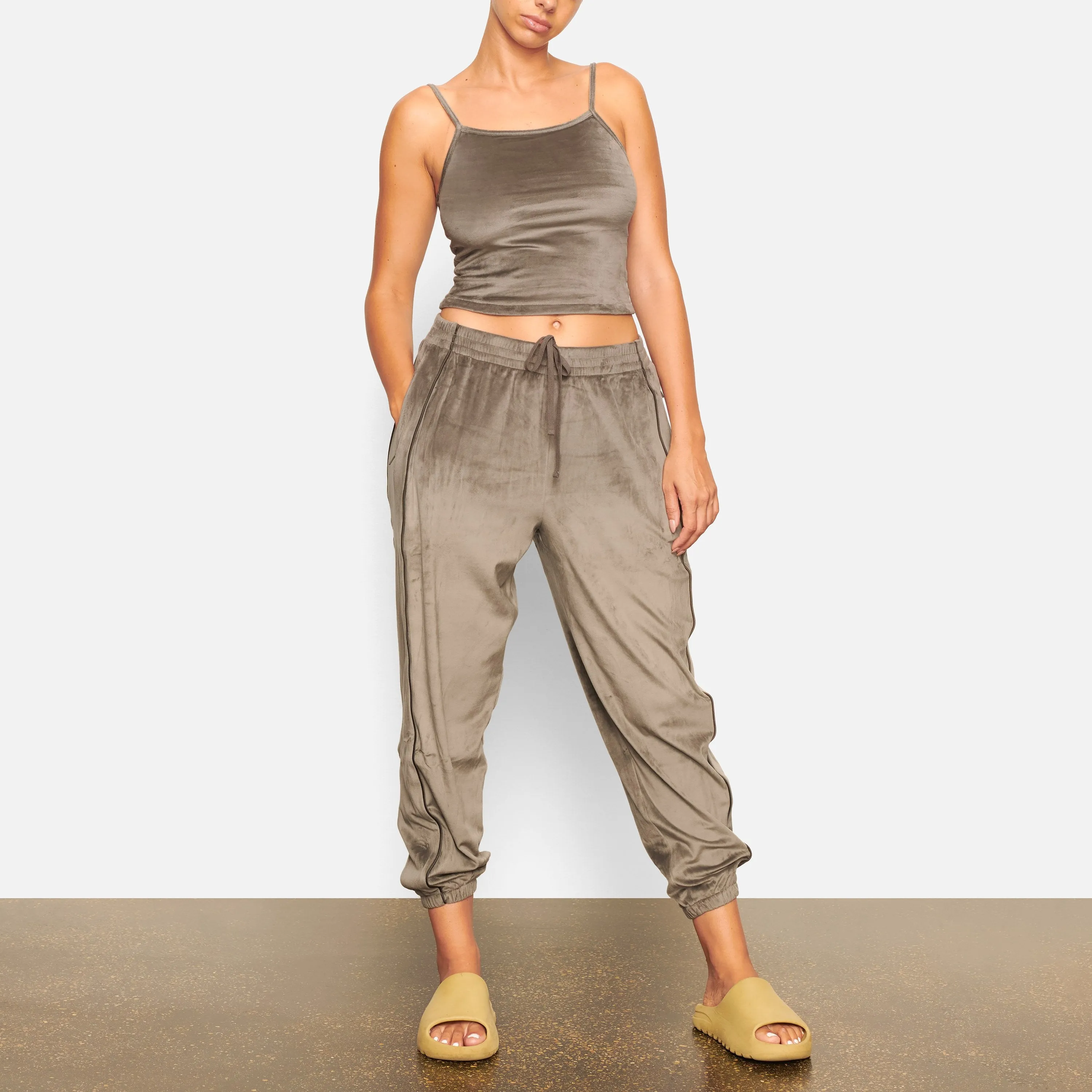VELOUR OVERSIZED JOGGER | GUNMETAL