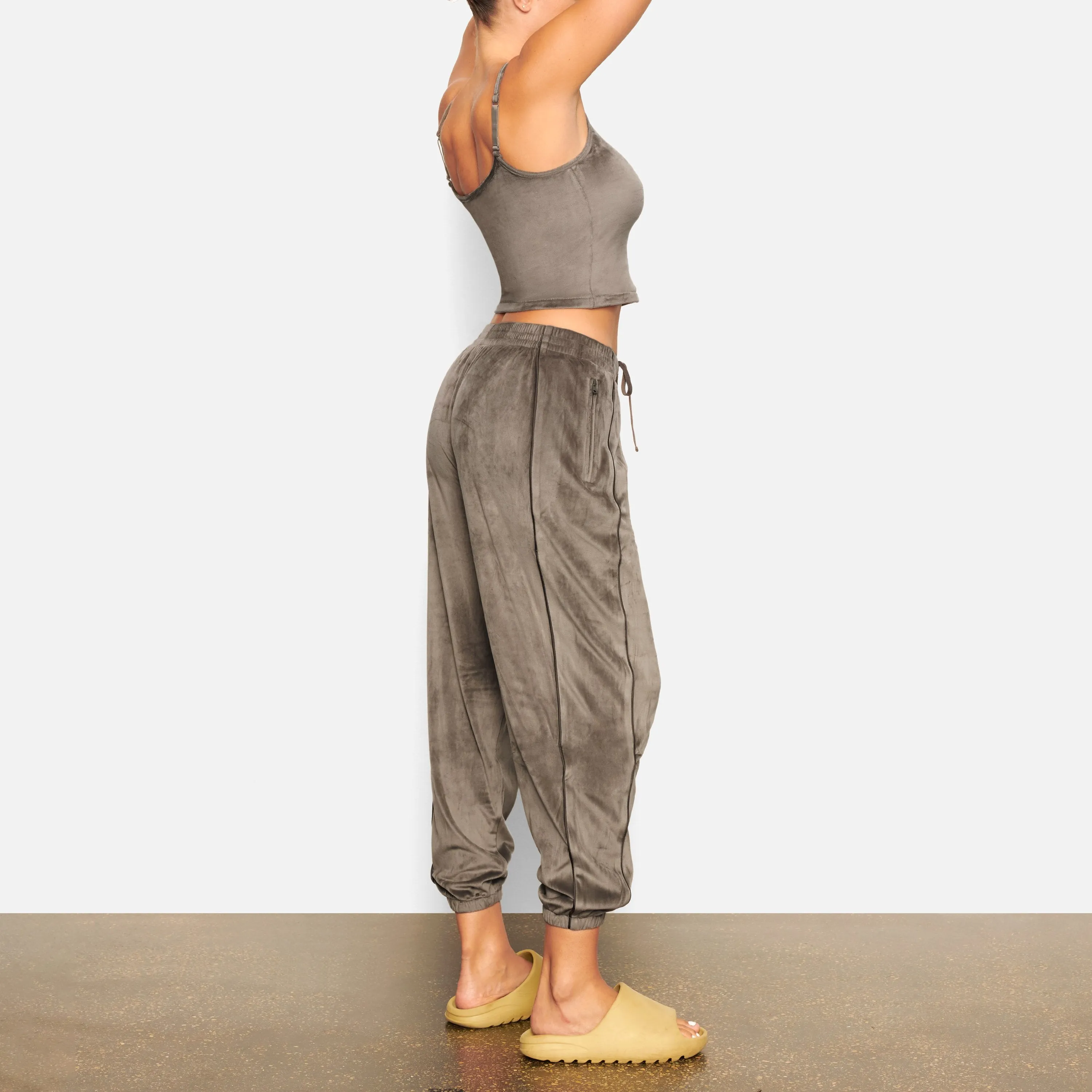 VELOUR OVERSIZED JOGGER | GUNMETAL